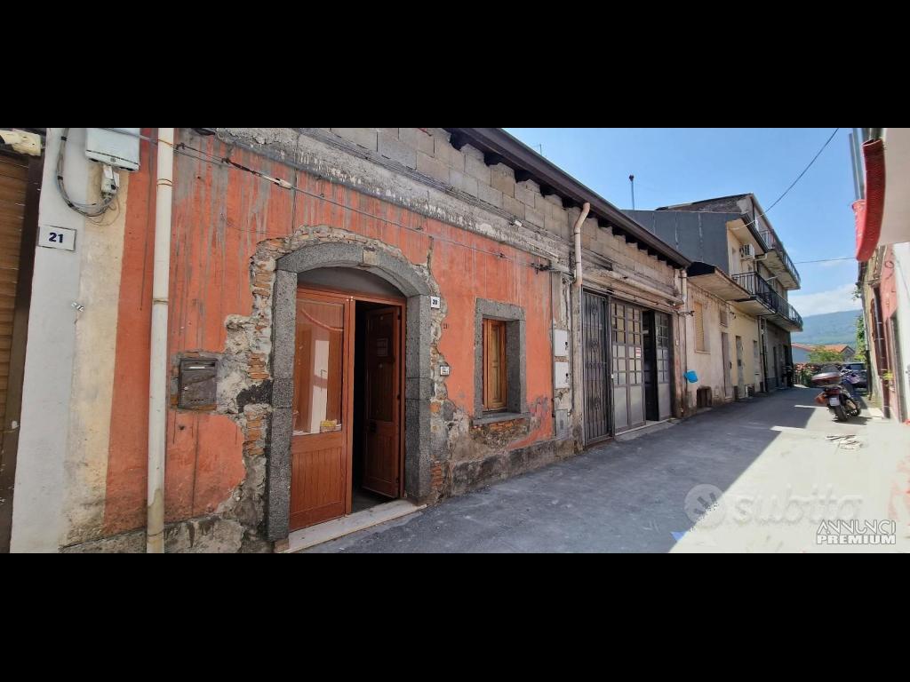 Casa singola con cortile e garage a Linguaglossa - 1/21