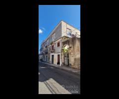 Casa semindipendente con garage a Giarre centro