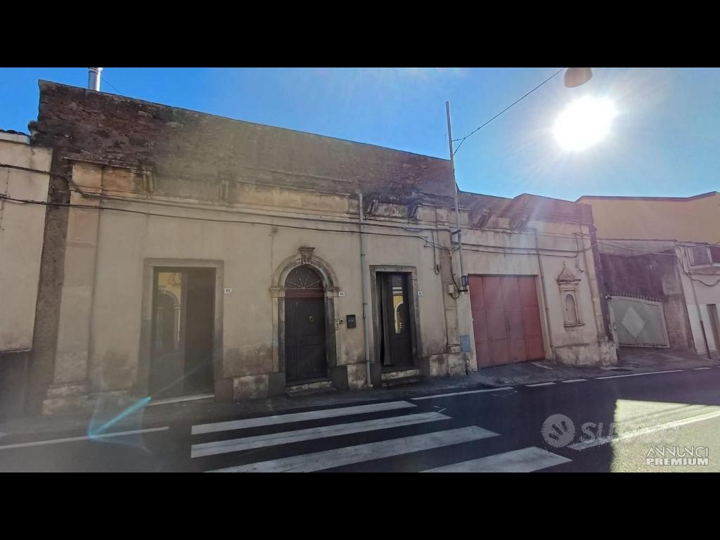 Casa singola con cortile e garage Piedimonte Etneo - 2/8