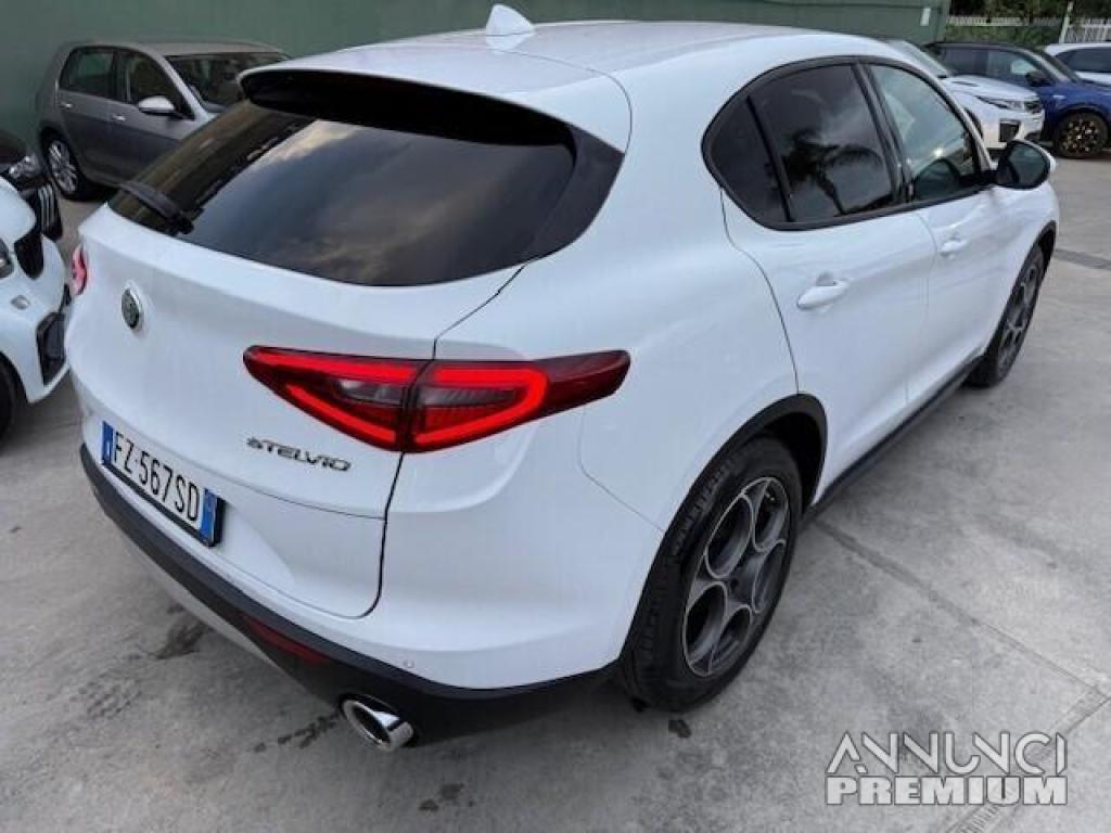 Alfa Romeo Stelvio 2.2 Turbodiesel 160 CV - 5/17