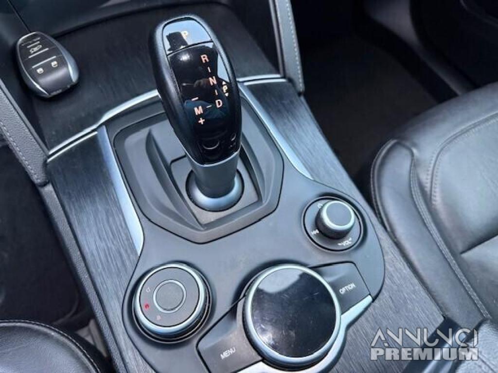 Alfa Romeo Stelvio 2.2 Turbodiesel 160 CV - 13/17