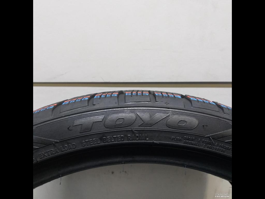 4 GOMME 255 35 20 TOYO BR1149 - 5/8