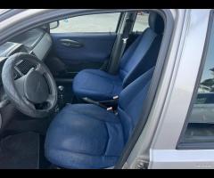 Fiat Punto 1.2i cat 5 porte ELX - 9
