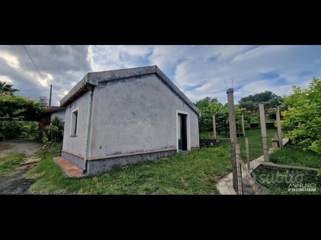 Casa di campagna con terreno a Santa Venerina - 2/12