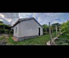 Casa di campagna con terreno a Santa Venerina