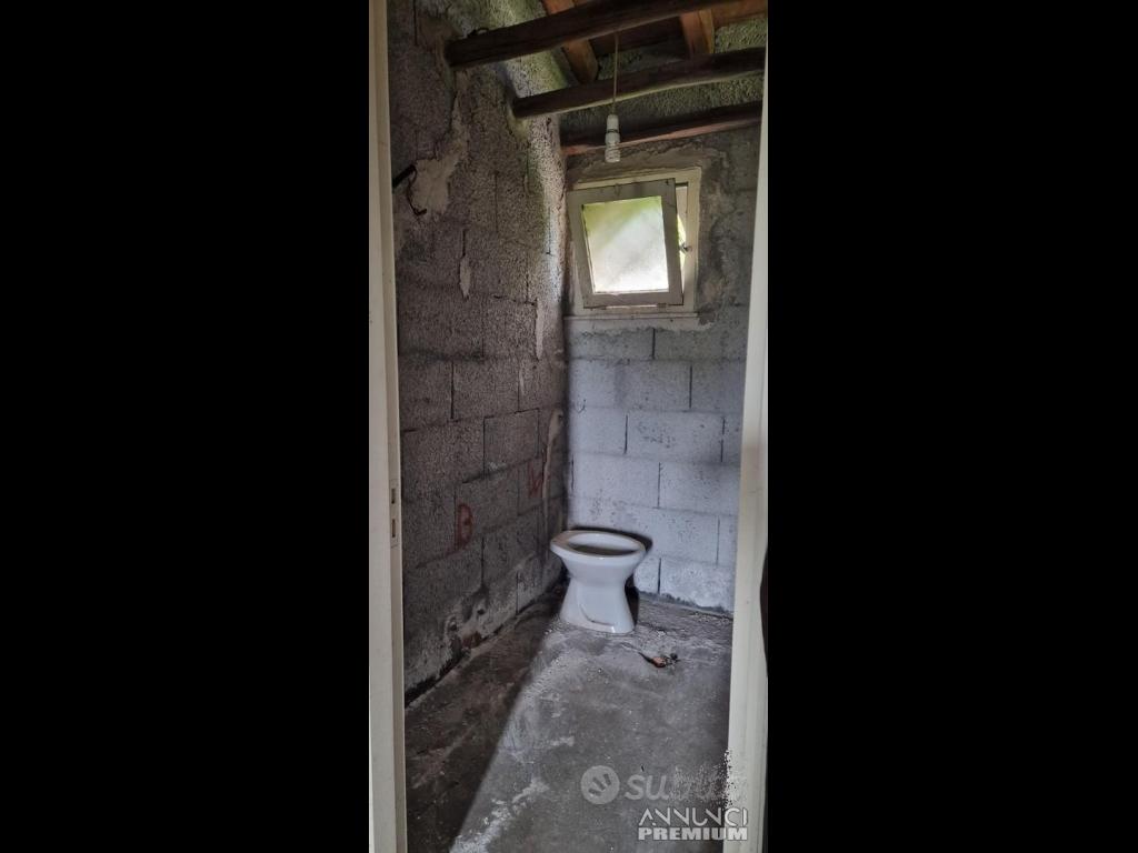 Casa di campagna con terreno a Santa Venerina - 6/12