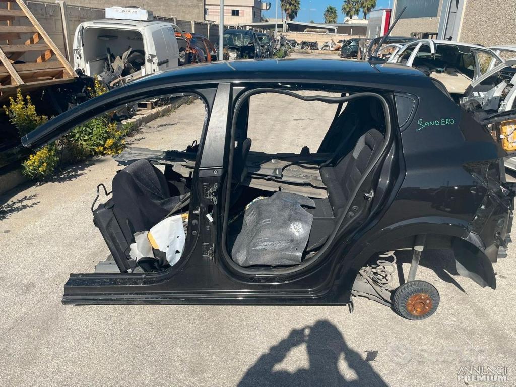 Ricambi dacia sandero scocca per tagliata. - 2/10