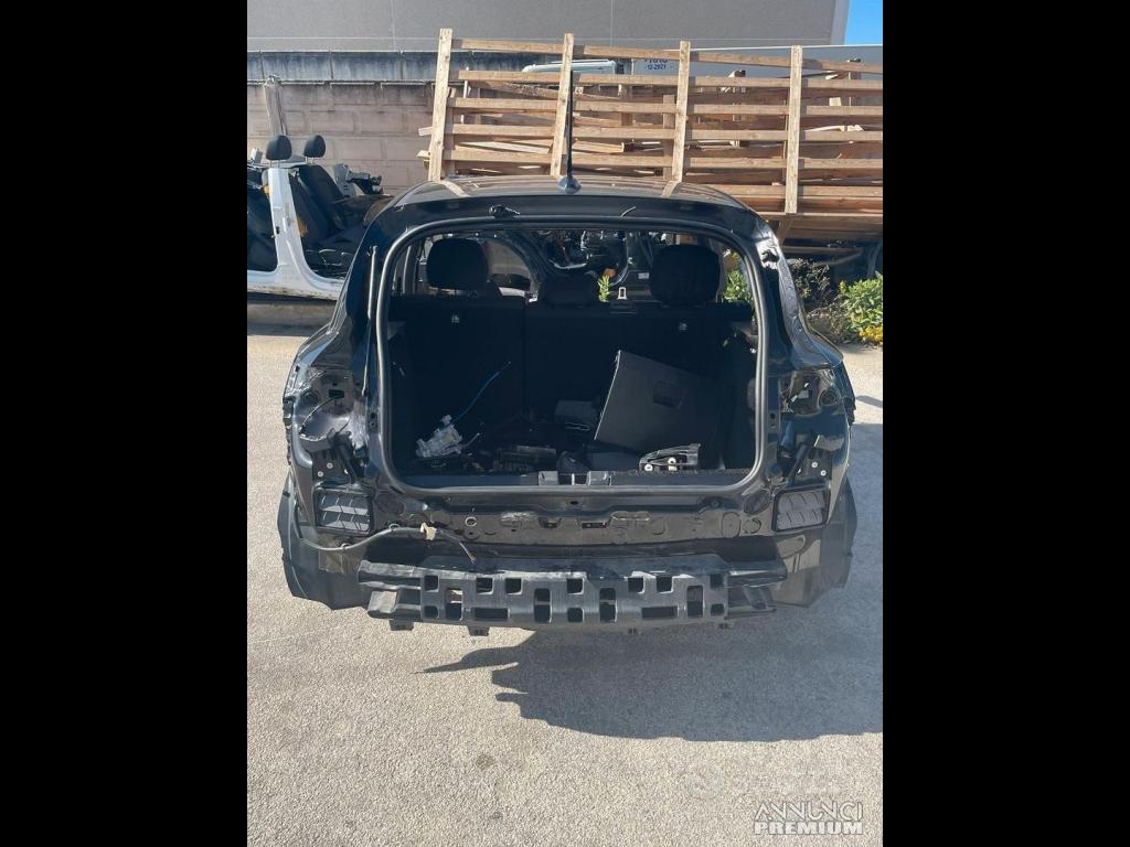 Ricambi dacia sandero scocca per tagliata. - 3/10