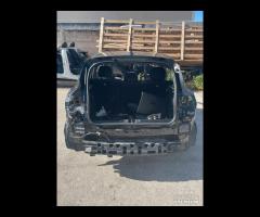 Ricambi dacia sandero scocca per tagliata.