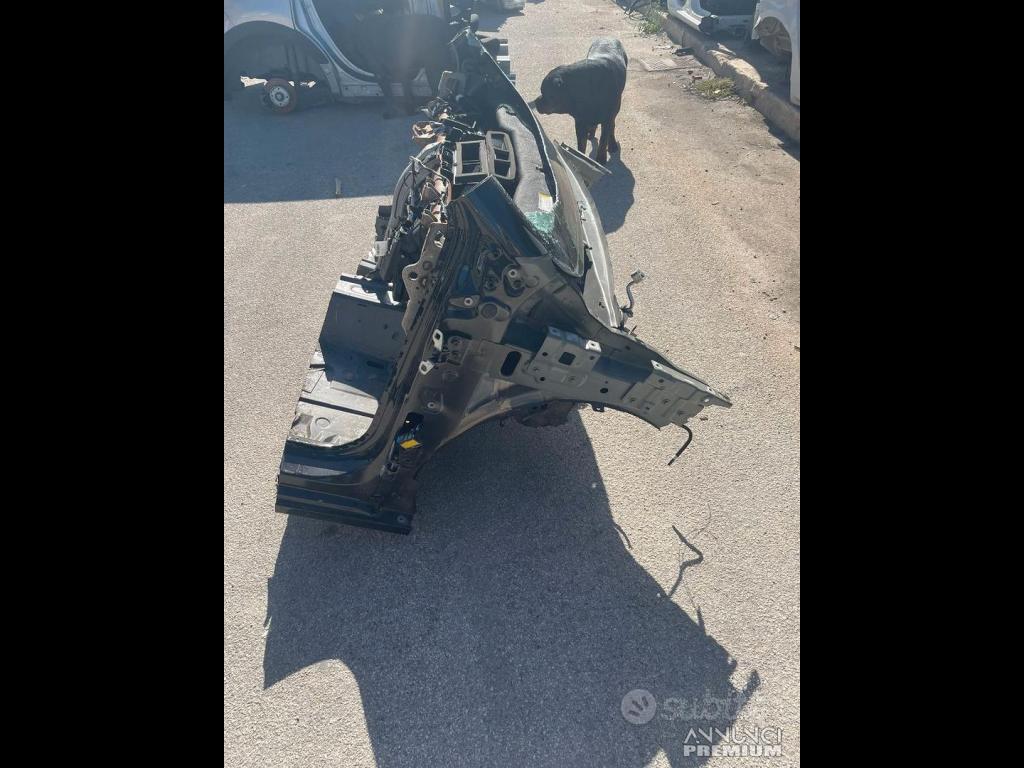 Ricambi dacia sandero scocca per tagliata. - 4/10