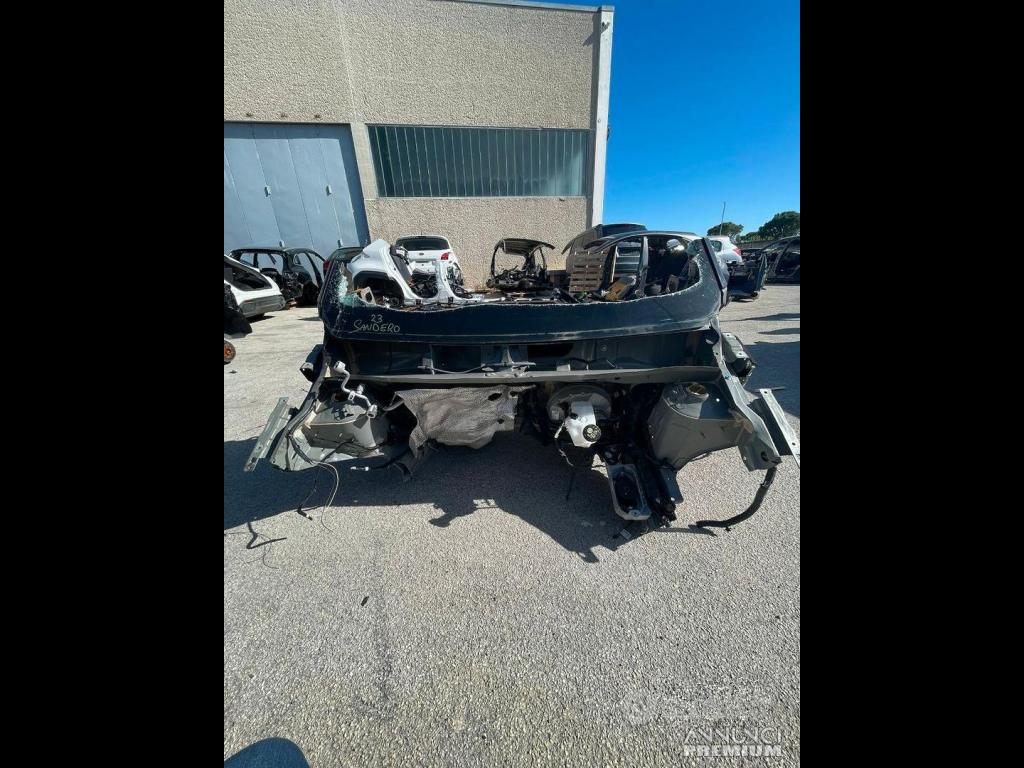 Ricambi dacia sandero scocca per tagliata. - 5/10