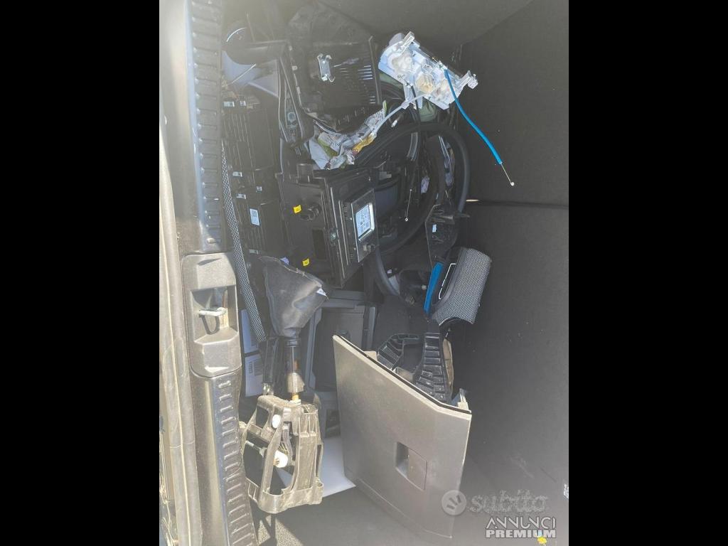 Ricambi dacia sandero scocca per tagliata. - 6/10