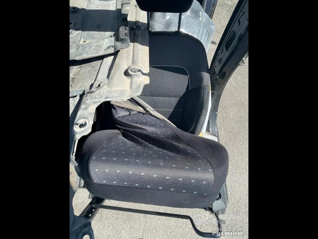 Ricambi dacia sandero scocca per tagliata. - 10/10