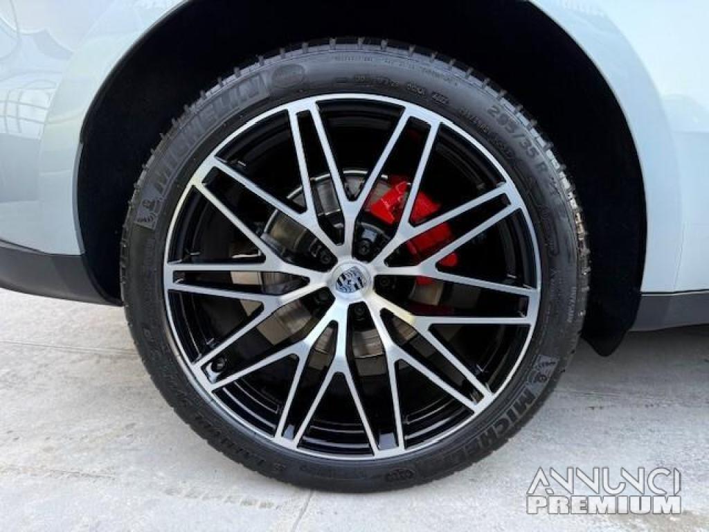 Porsche Macan 2.0 T 265CV - 8/24
