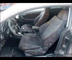 alfa romeo GT 2007 1.9 td demolita per ricambi