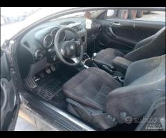 alfa romeo GT 2007 1.9 td demolita per ricambi