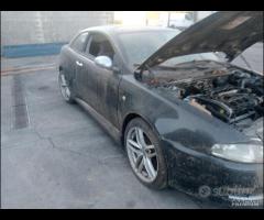 alfa romeo GT 2007 1.9 td demolita per ricambi - 9