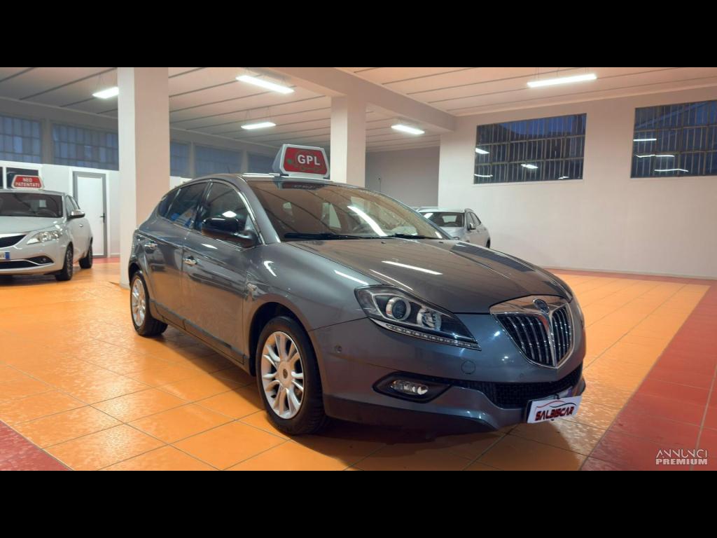 Lancia Delta 1.4 T-Jet 150 CV Argento - 2/15