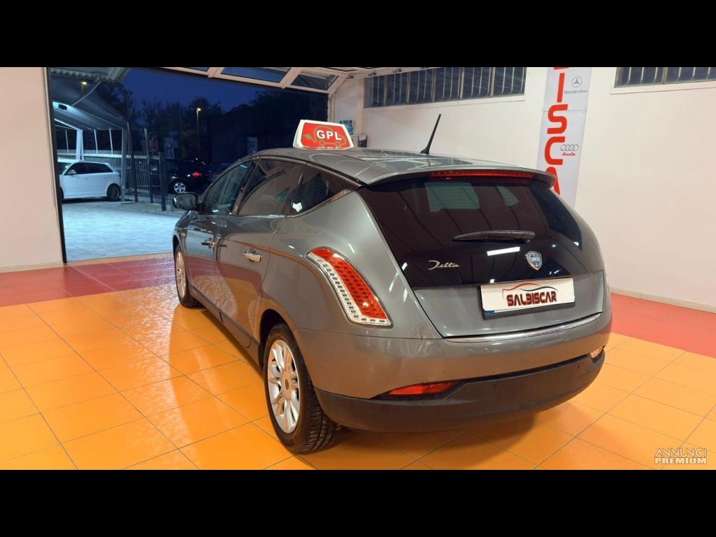 Lancia Delta 1.4 T-Jet 150 CV Argento - 7/15