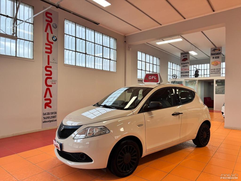 Lancia Ypsilon 1.2 69 CV 5 porte GPL Ecochic Gold - 2/20