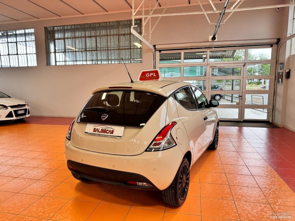 Lancia Ypsilon 1.2 69 CV 5 porte GPL Ecochic Gold - 7/20