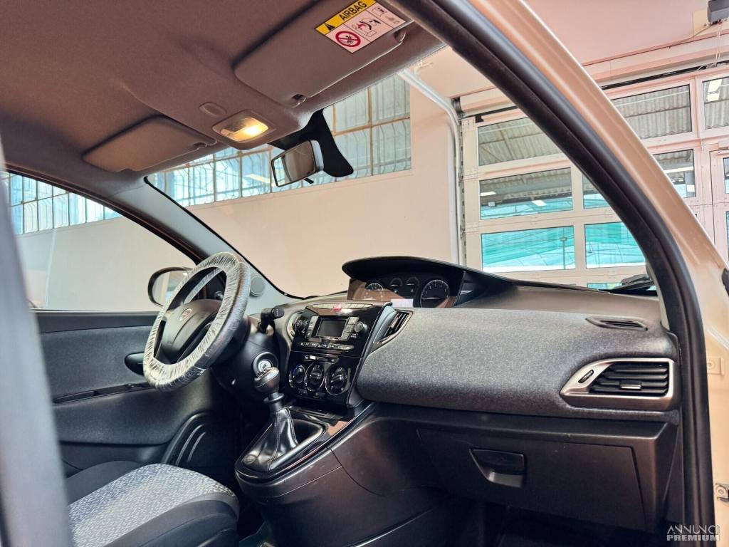 Lancia Ypsilon 1.2 69 CV 5 porte GPL Ecochic Gold - 8/20