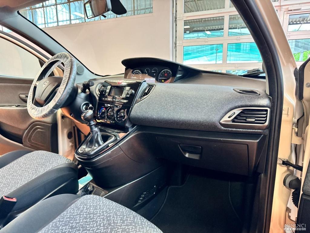 Lancia Ypsilon 1.2 69 CV 5 porte GPL Ecochic Gold - 18/20