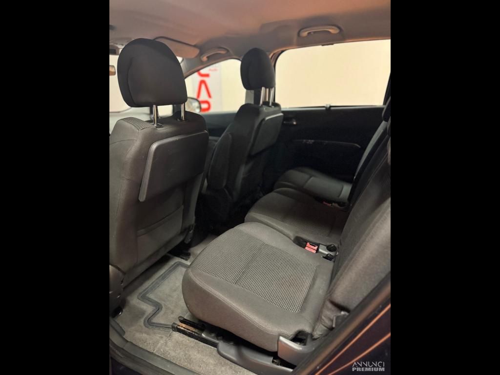 Peugeot 5008 1.6 HDi 115CV Active - 4/9