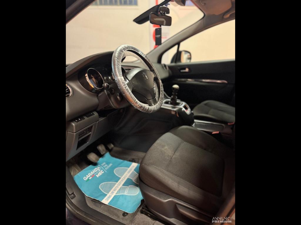 Peugeot 5008 1.6 HDi 115CV Active - 8/9