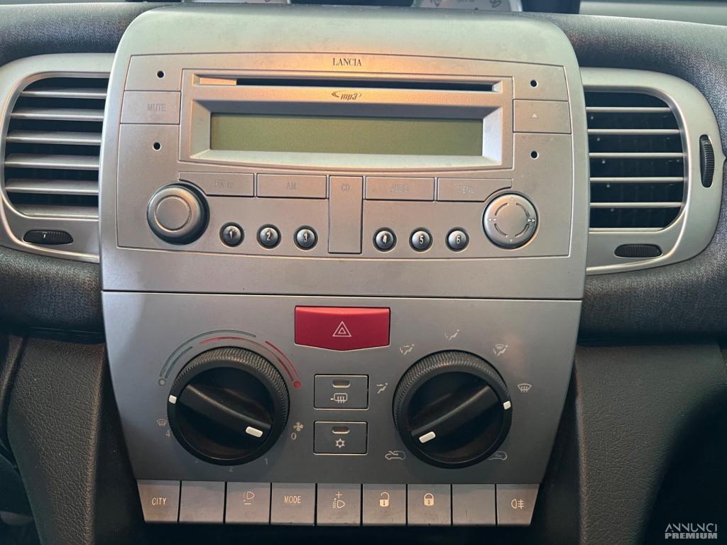 Lancia Ypsilon 1.4 Oro Ecochic GPL - 10/12