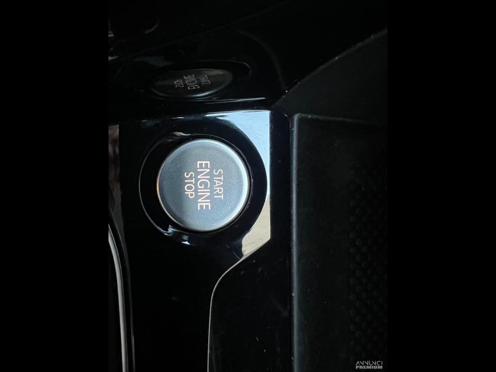 Volkswagen T-Cross 1.0 TSI 115 CV Life - 26/30