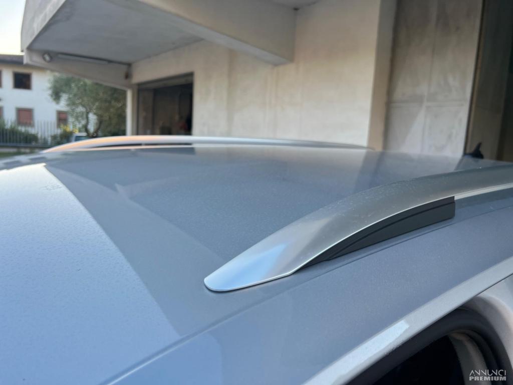 Volkswagen Tiguan 2.0 TDI SCR Life - 23/24