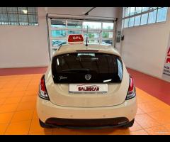 Lancia Ypsilon 1.2 69 CV 5 porte GPL Ecochic Gold - 6