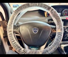 Lancia Ypsilon 1.2 69 CV 5 porte GPL Ecochic Gold - 16