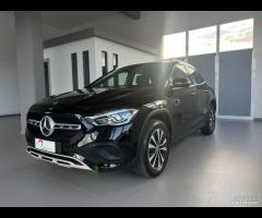 MERCEDES GLA 180d STYLE - 2021