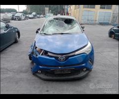 Toyota CHR 2017 Hybrid 2ZR-FXE demolita per ricam