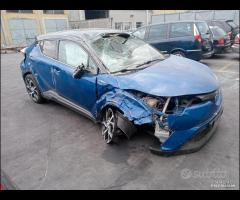 Toyota CHR 2017 Hybrid 2ZR-FXE demolita per ricam