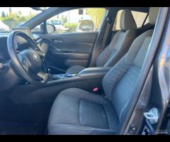Toyota C-HR 1.8 Hybrid E-CVT Business - 12