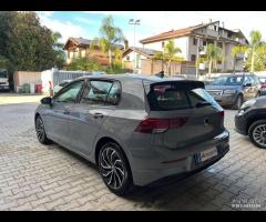 Volkswagen Golf 2.0 tdi R-Line 150cv dsg - 6