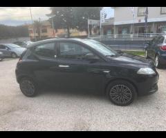 Lancia Ypsilon 1.2 69 CV 5 porte GPL Ecochic Gold