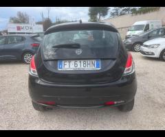 Lancia Ypsilon 1.2 69 CV 5 porte GPL Ecochic Gold