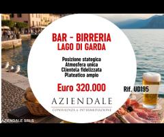 RINOMATO BAR-SUGGESTIVA PIAZZA DEL LAGO DI GARDA