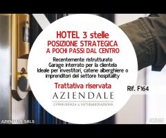ELEGANTE HOTEL 3 STELLE POSIZIONE STRATEGICA
