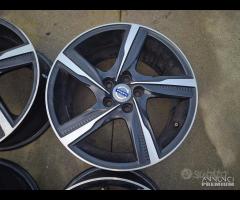 Cerchi In Lega Da 17" Per Volvo V70 - V60 - V40