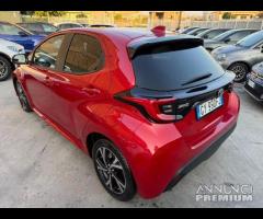 Toyota Yaris 1.5 Hybrid 5 porte Premiere - 4