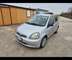 Toyota Yaris 1.0i 16V cat 5 porte neopatentati
