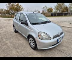 Toyota Yaris 1.0i 16V cat 5 porte neopatentati