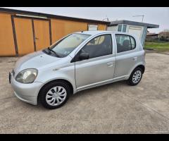 Toyota Yaris 1.0i 16V cat 5 porte neopatentati