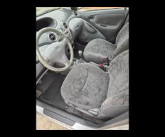 Toyota Yaris 1.0i 16V cat 5 porte neopatentati - 11