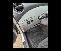 Toyota Yaris 1.0i 16V cat 5 porte neopatentati - 13